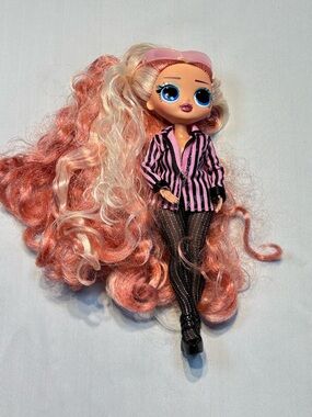 L.O.L. Surprise! O.M.G. Winter Chill Big Wig fashion doll. (released 2020).